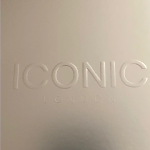 Iconic London Eyeshadow palette - Picture 1 of 2